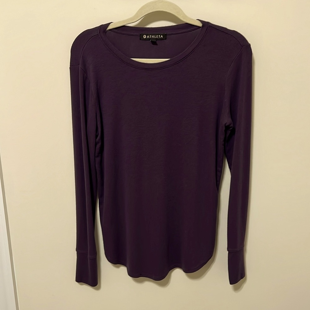 Athleta Women’s Seamless Ribbed Long Sleeved Top / Size S / Color is Plum